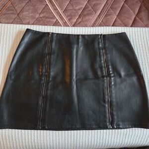 Women's Kendall & Kylie Black Faux Leather Mini Skirt S